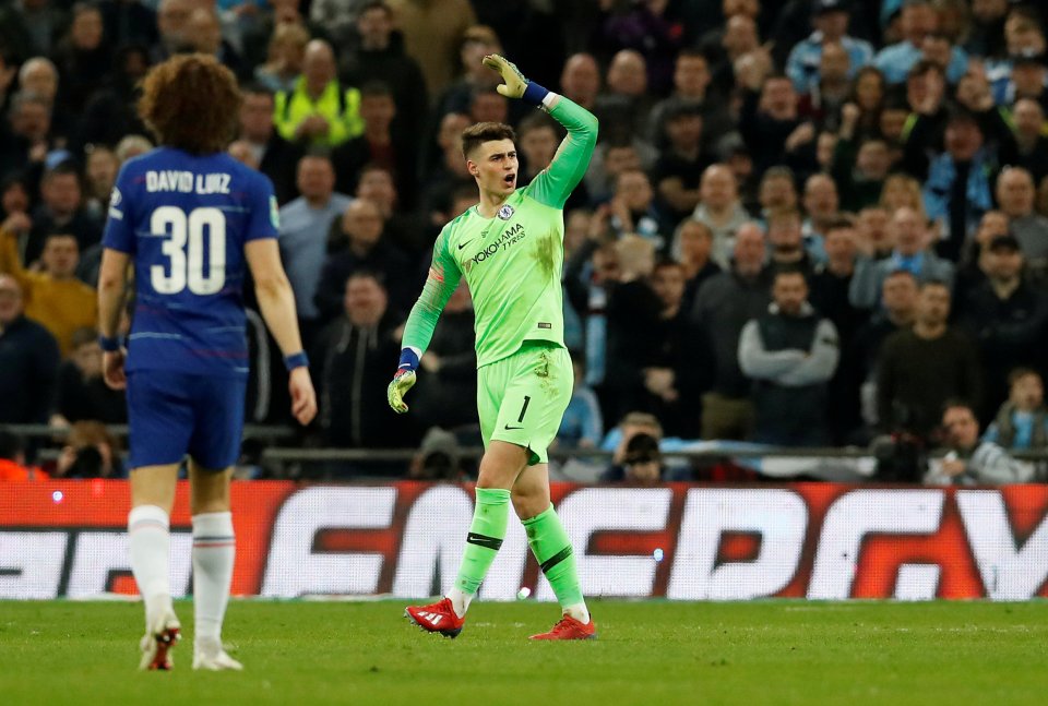  Kepa refuses to come off the field despite Sarri's best efforts