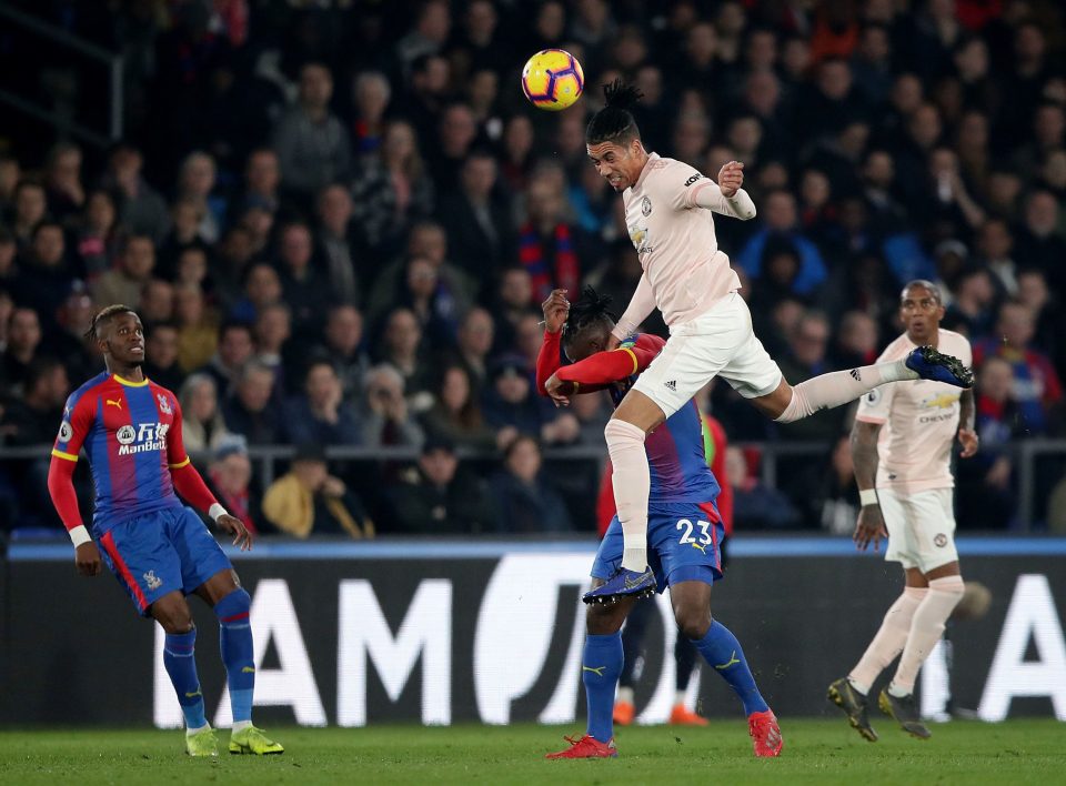  Chris Smalling rises to the challenge again as Man Utd dig in against Crystal Palace