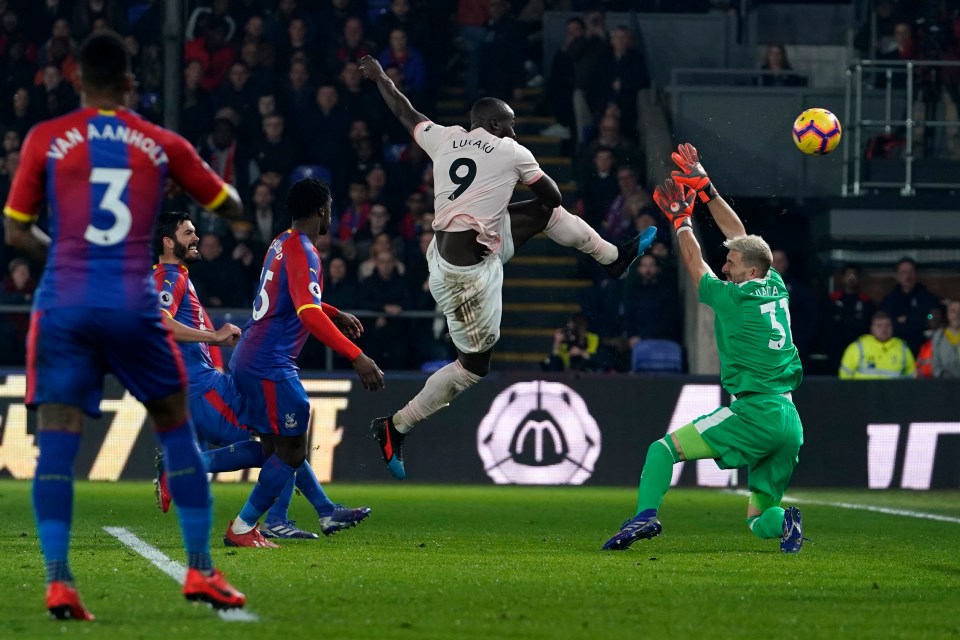  Lukaku scored an acrobatic second against Palace