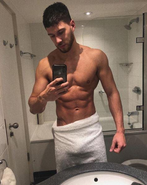  Jack Fowler wore just a towel and shared a photo of his bulge