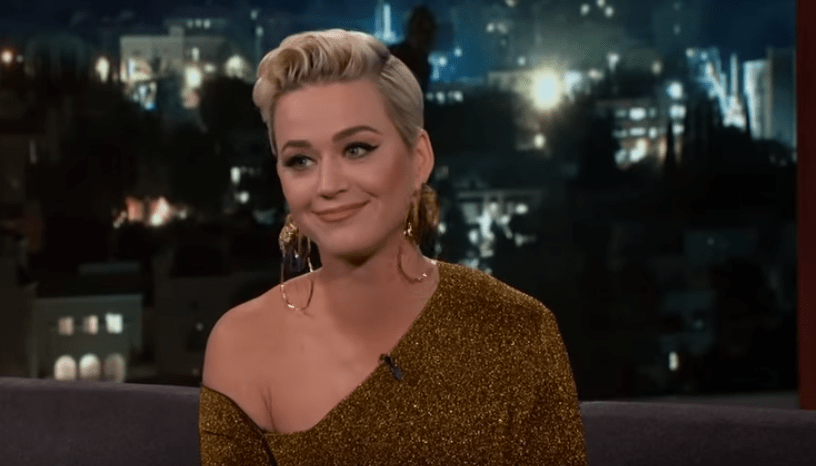  Katy Perry revealed on last night's Jimmy Kimmel Live that her fiance Orlando Bloom proposed in a helicopter