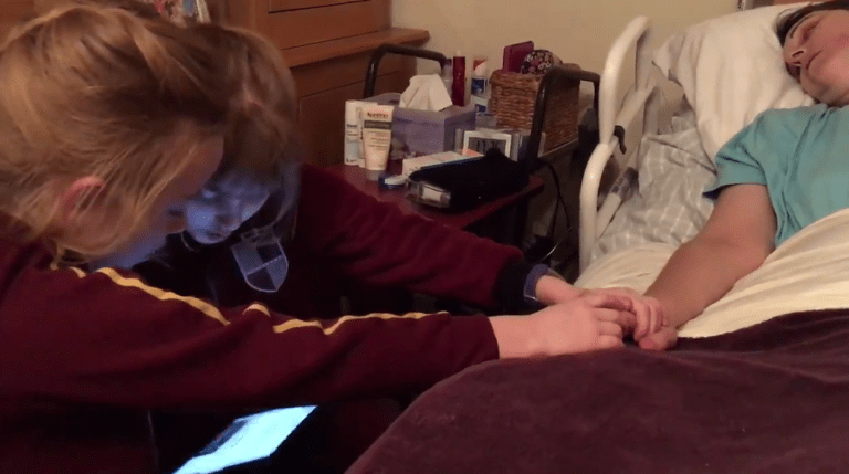  This is the touching moment twin girls sung a Kyle Minogue song to their mum the day before she died of cancer