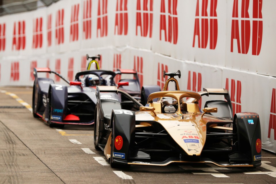  Sam Bird hot on Andre Lotterer's tail in Hong Kong