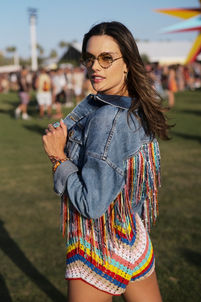  Celebs mingle with fellow festival-goers in the desert