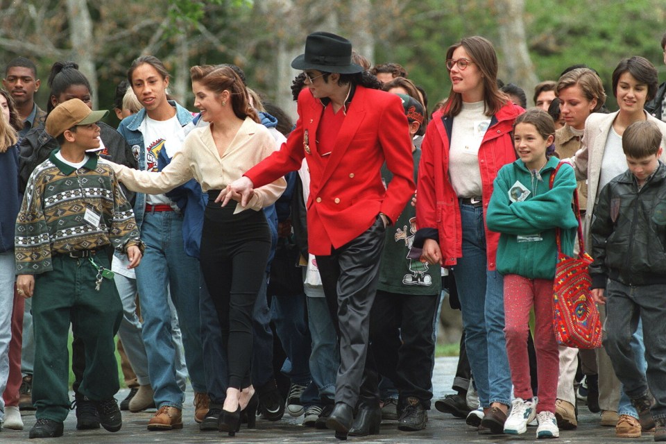  Michael with Lisa Marie Presley at Neverland