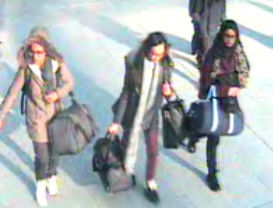  A video grab taken from CCTV, sent by the Met Police, shows (from left) British teenagers Amira Abase, Kadiza Sultana and Shamima Begum at Gatwick Airport on February 17, 2015