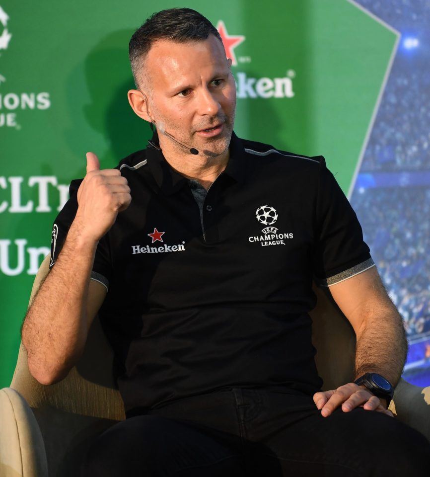  Ryan Giggs says staying in England is the best way for his Wales team to prepare