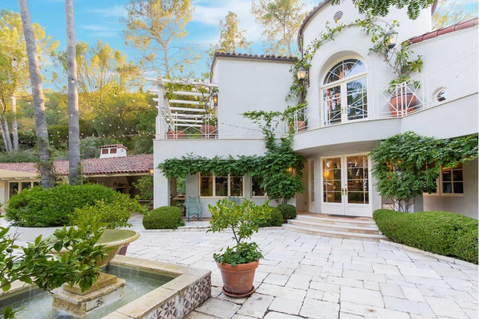  Katy Perry has sold her £7m LA mansion