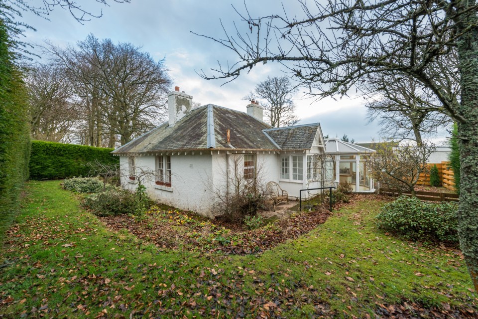  The Grange Dell Cottage, which comes with the main house