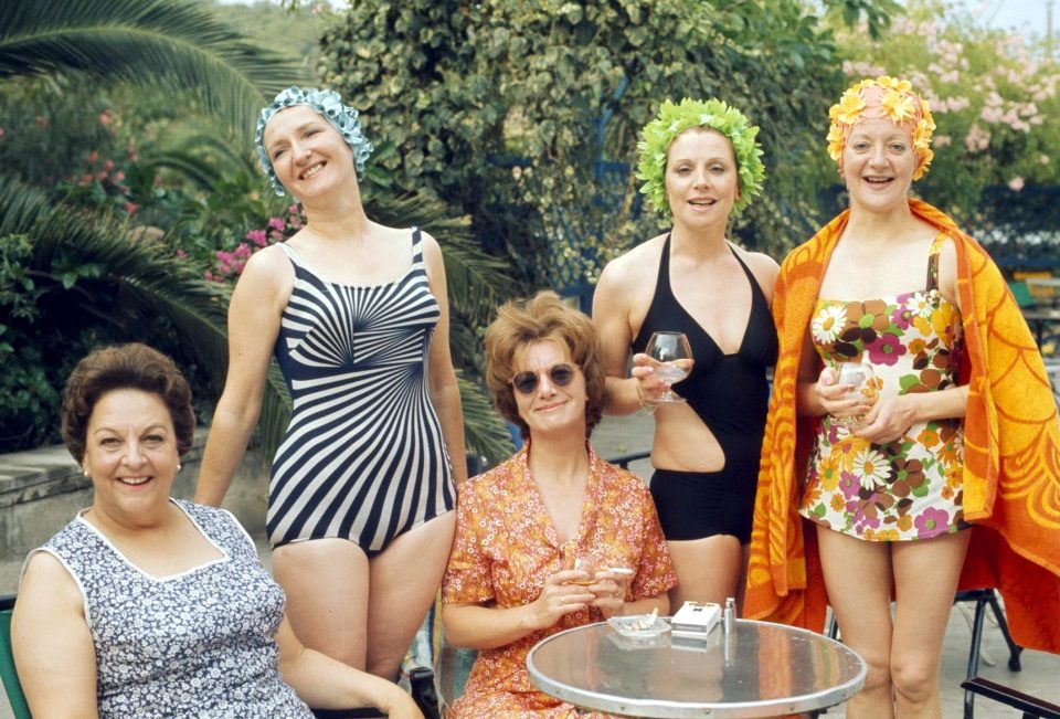  Betty Turpin [Betty Driver], Emily Bishop [Eileen Derbyshire], Hilda Ogden [Jean Alexander], Rita [Barbara Knox] and Mavis Riley [Thelma Barlow]