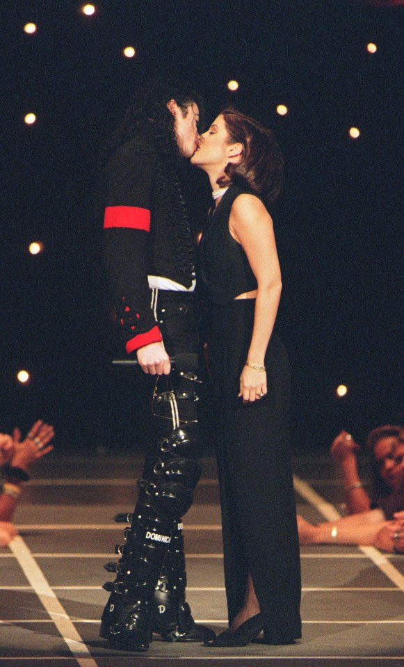  Their first public outing as a couple at the MTV Music Awards in 1994