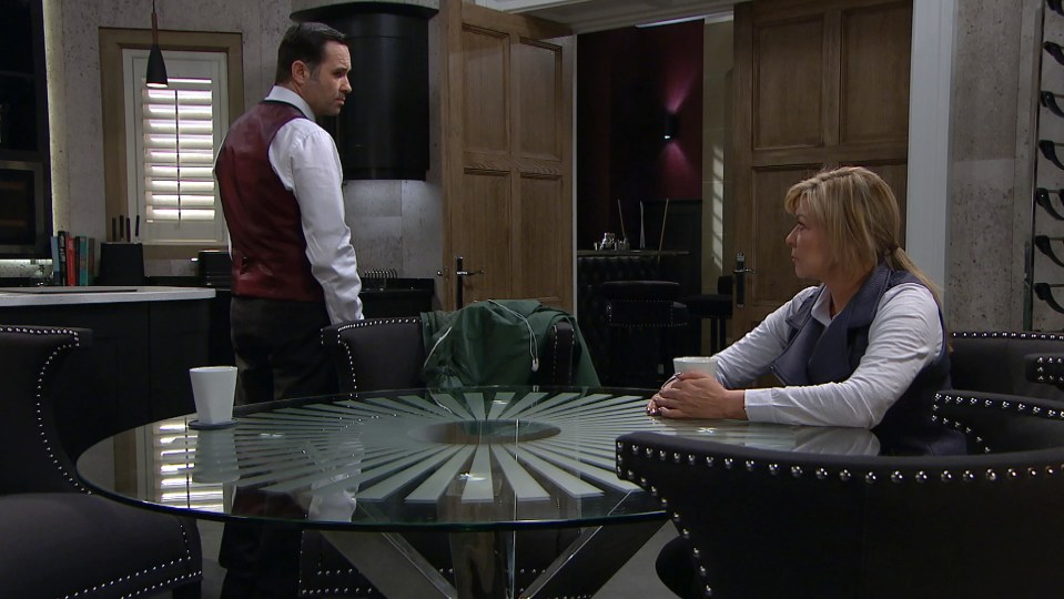  Kim receives a note from Graham that leaves her shaken