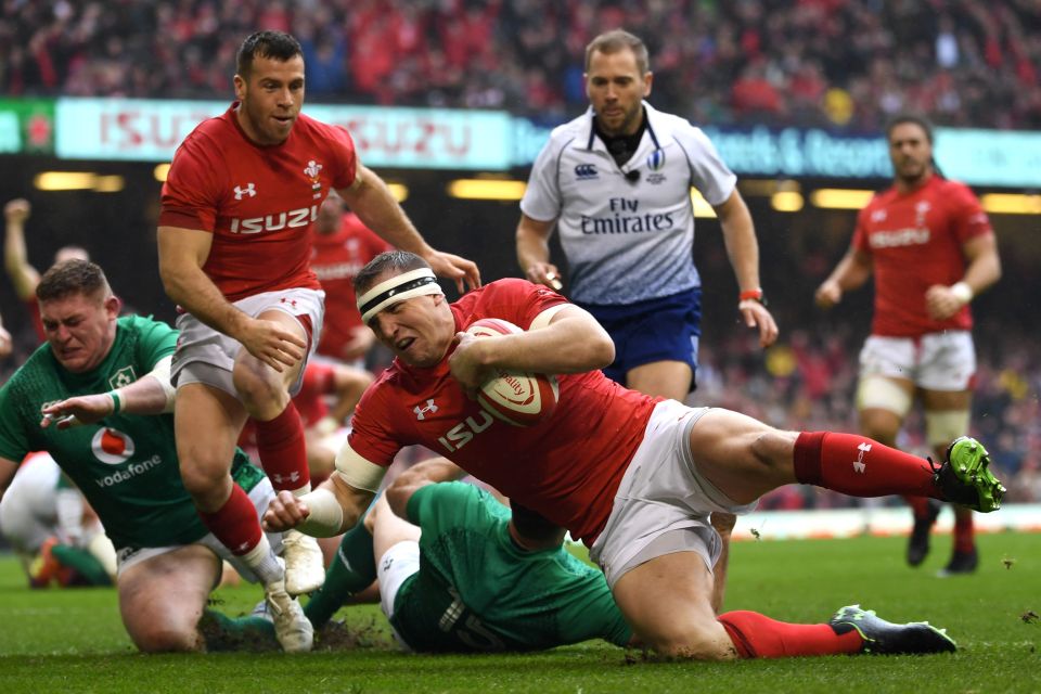  Hadleigh Parkes scored the only try of the game at the Principality Stadium