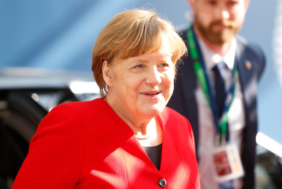  Angela Merkel vowed she would be ready to offer a longer delay and she will fight 'until the last hour' to get an agreement