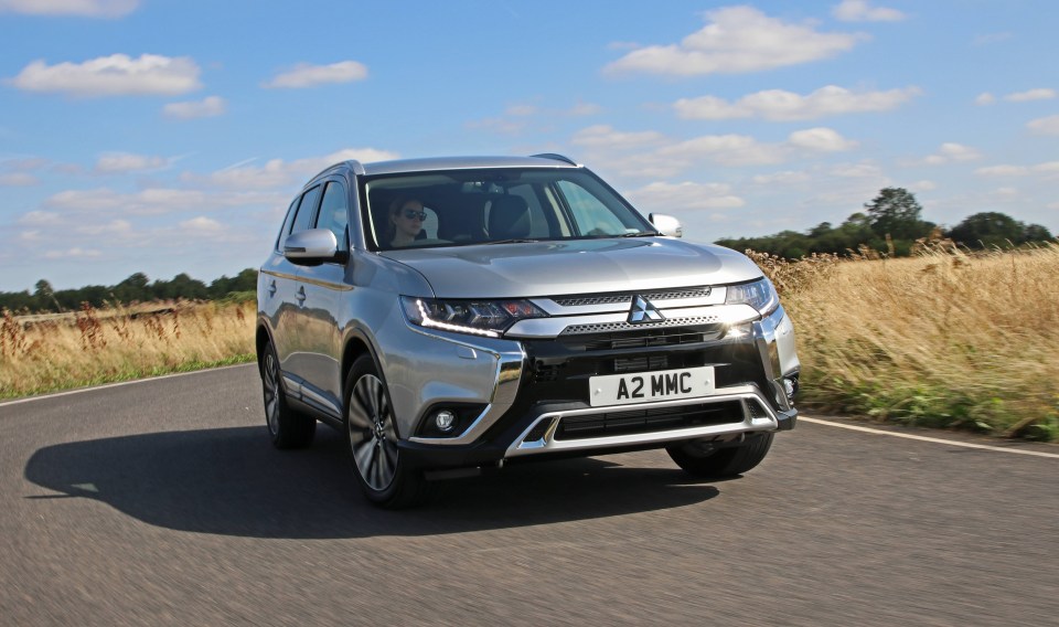 The Mitsubishi Outlander petrol version has the same sharp looks as it's electric cousin