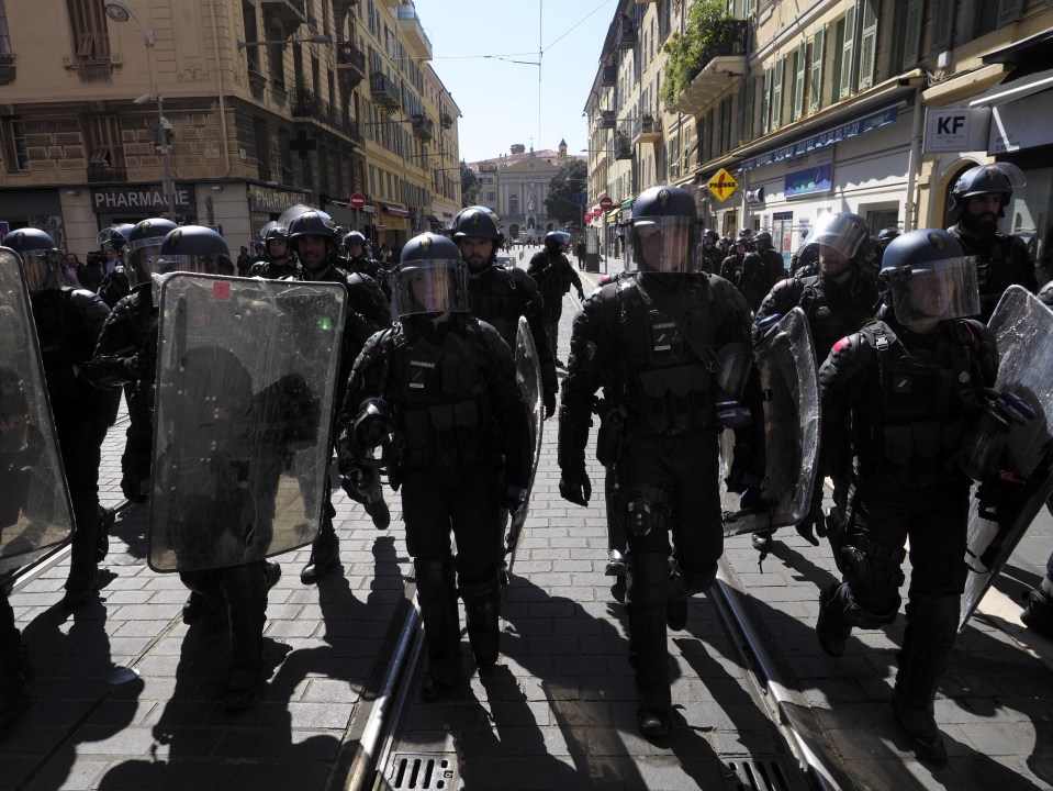  Police in Nice charge protesters