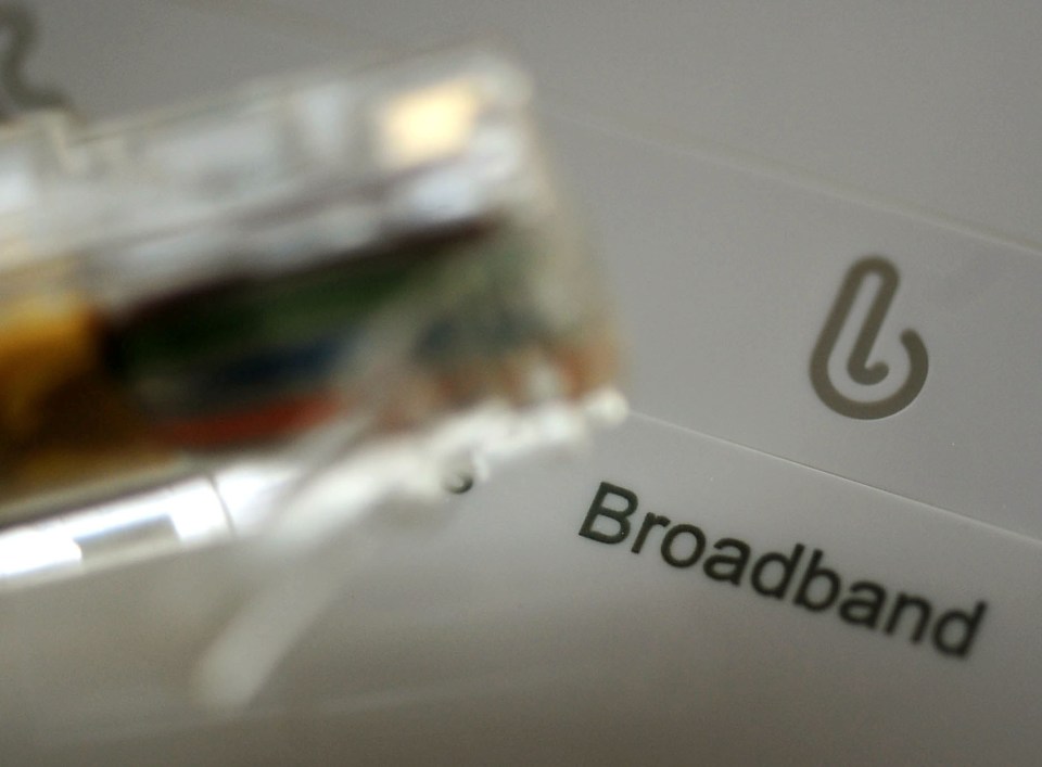  Broadband and mobile customers will get automatic day refunds for lost service