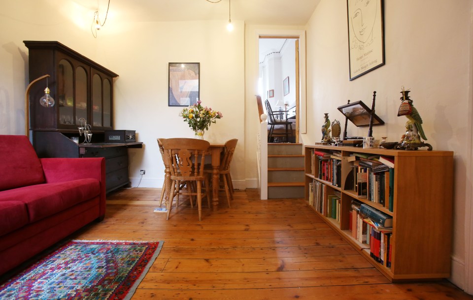  Immy turned the dining room into a small living room/diner