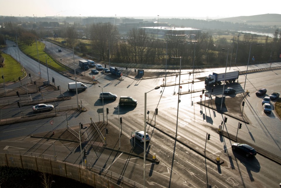  Fortunately, most major four-way junctions in the UK have traffic lights