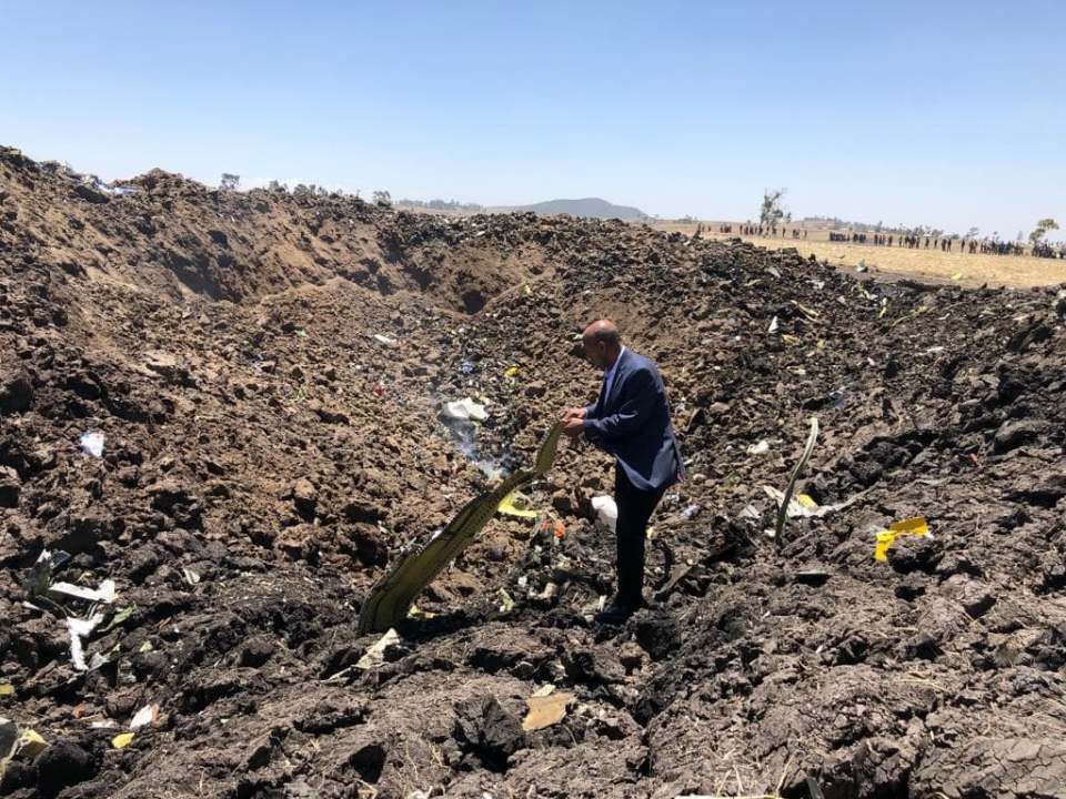  Ethiopian Airlines released a picture of its CEO in a crash crater as big as a basketball court