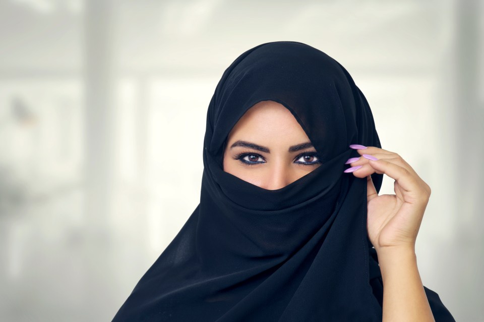  The niqab covers the whole face and head barring the eyes. It has been banned under Sri Lankan law