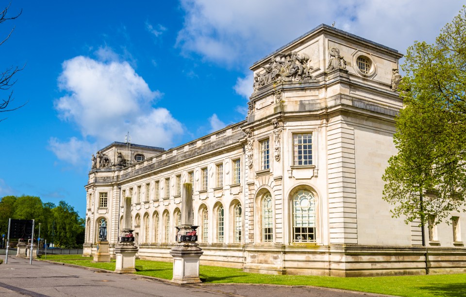  A 36-year-old mum who shook her baby causing brain injuries walks free from Cardiff crown court and is allowed to keep the child