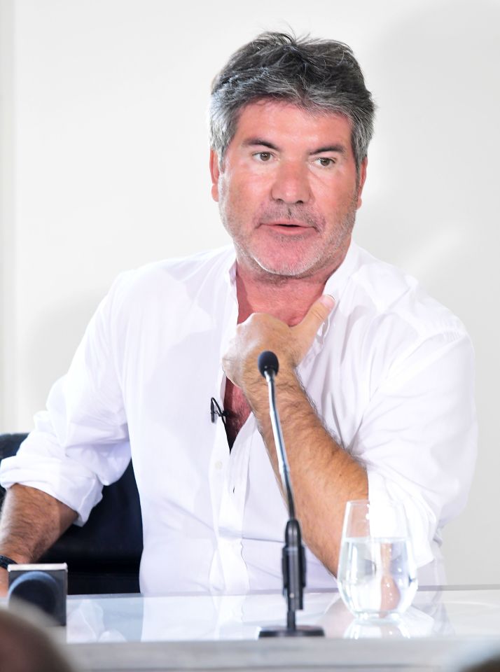  Simon Cowell wants to overhaul X Factor with a celebrity version and is offering a record deal with his label as a prize to the winner