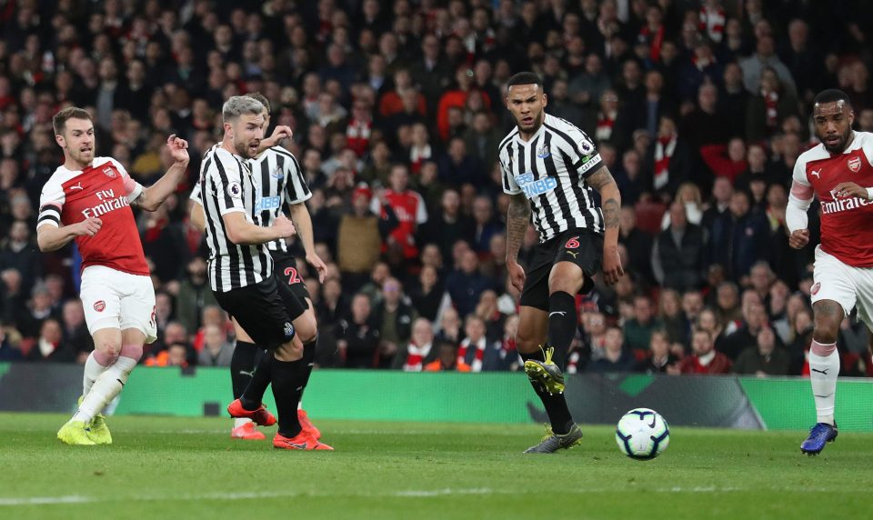  Aaron Ramsey scored the opener as Arsenal beat Newcastle United 2-0