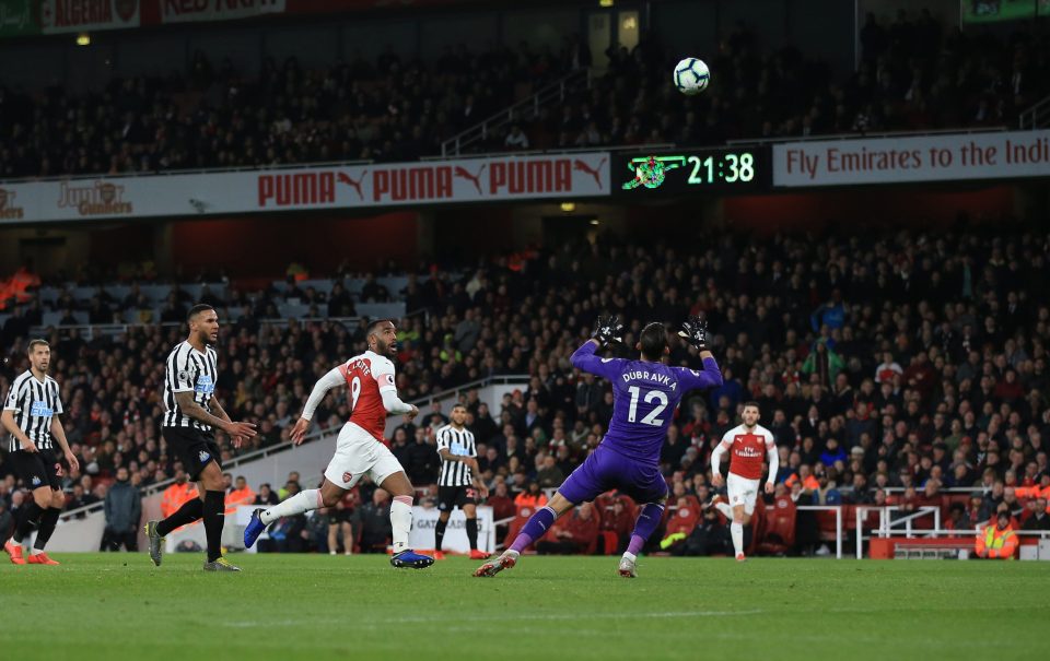  Alexandre Lacazette sealed it late on with a smart chip