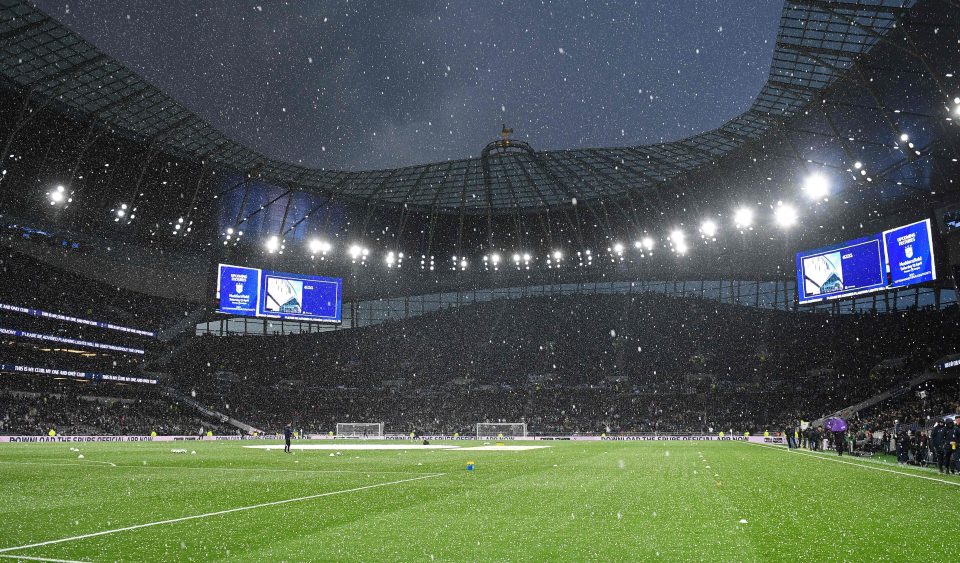  Tottenham unveiled their new stadium to a packed crowd in the clash with Palace