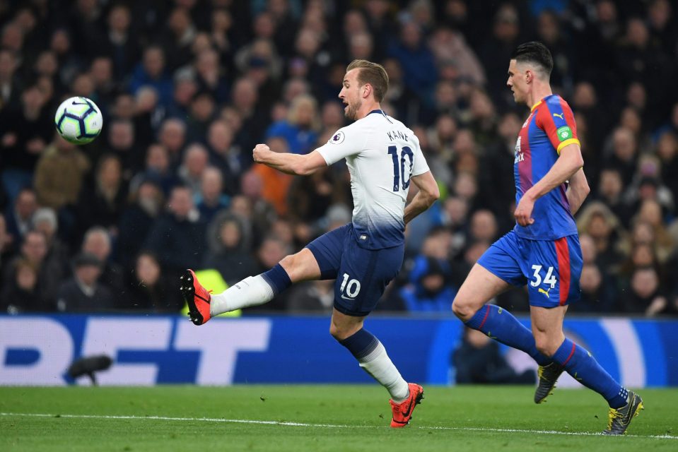  Harry Kane fires a chance close as Spurs pressed before the breakthrough