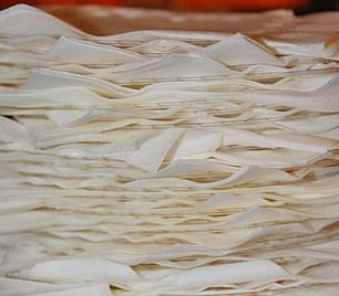  It also featured hundreds of unfolded napkins