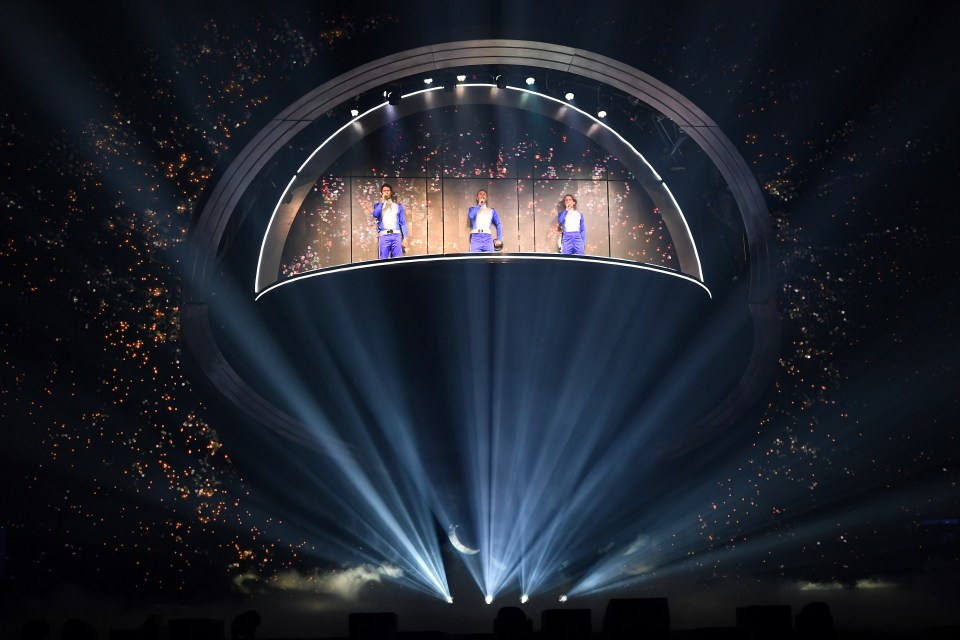 The staging saw Take That perform on a floating orb