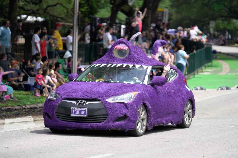  Things got a little hairy when this motor appeared on the road