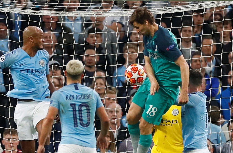  The ball clearly struck Fernando Llorente's arm before going in off his hip