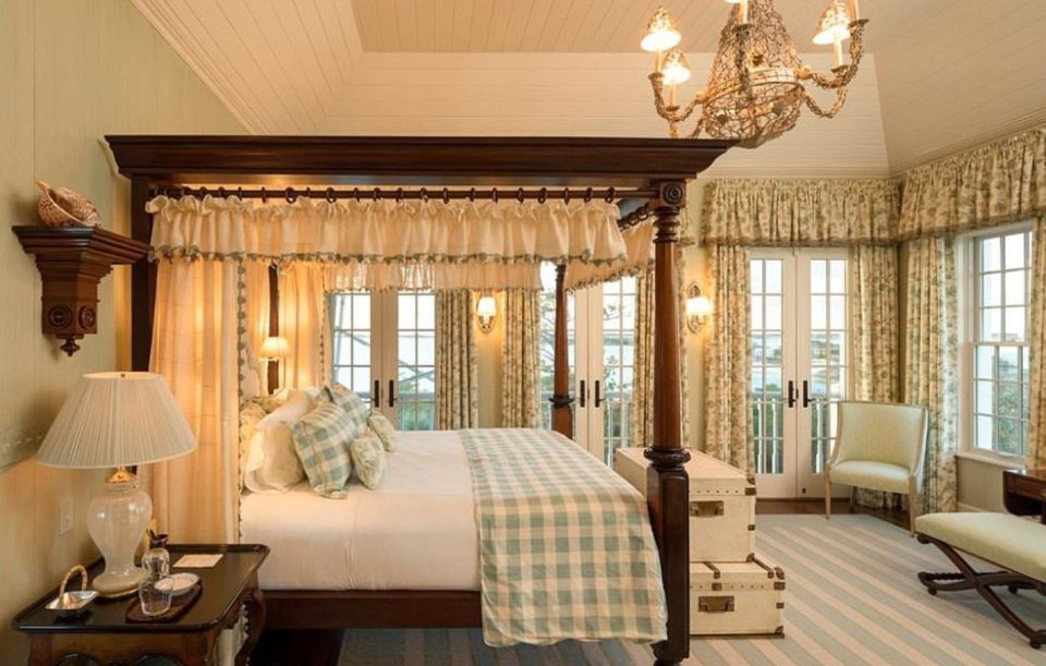 There are nine beautifully furnished bedrooms in the five houses