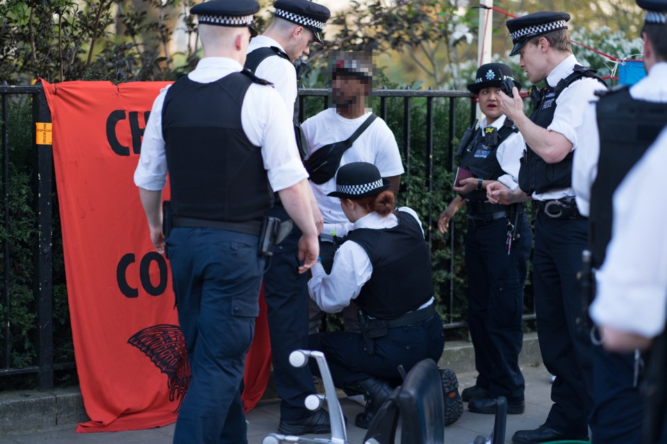  Cops were seen speaking to a man at the scene