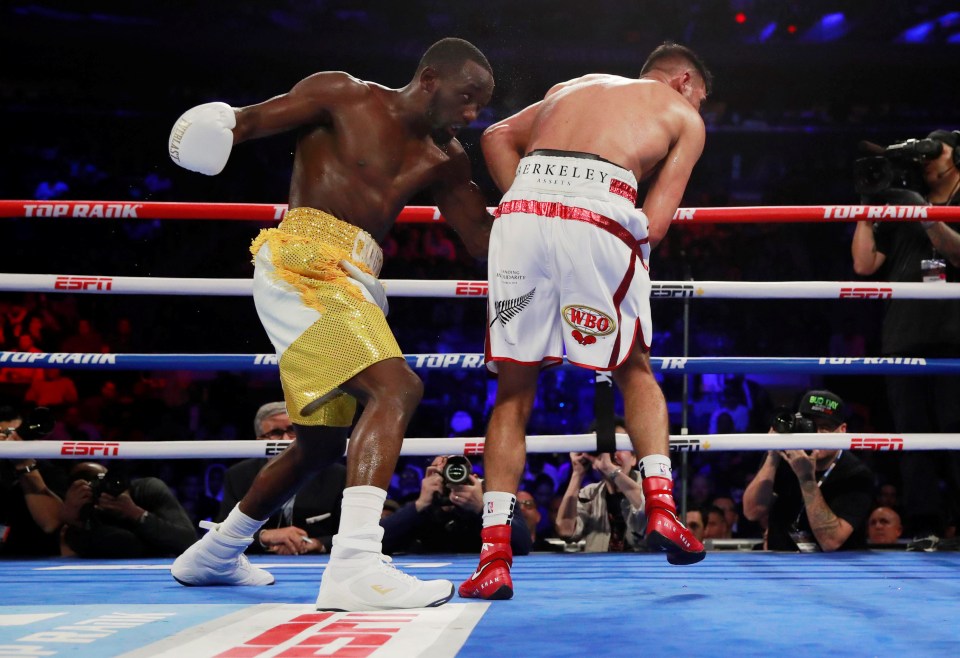  Amir Khan's fight with Terence Crawford was stopped in the sixth round