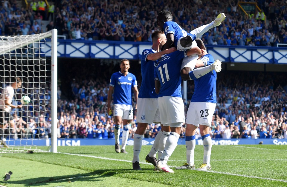  Everton brushed aside Manchester United