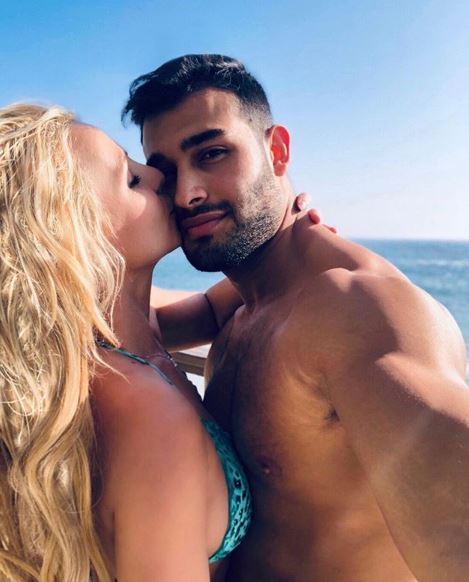  Britney Spears' boyfriend Sam Asghari has assured fans the singer is 'doing amazing' in rehab