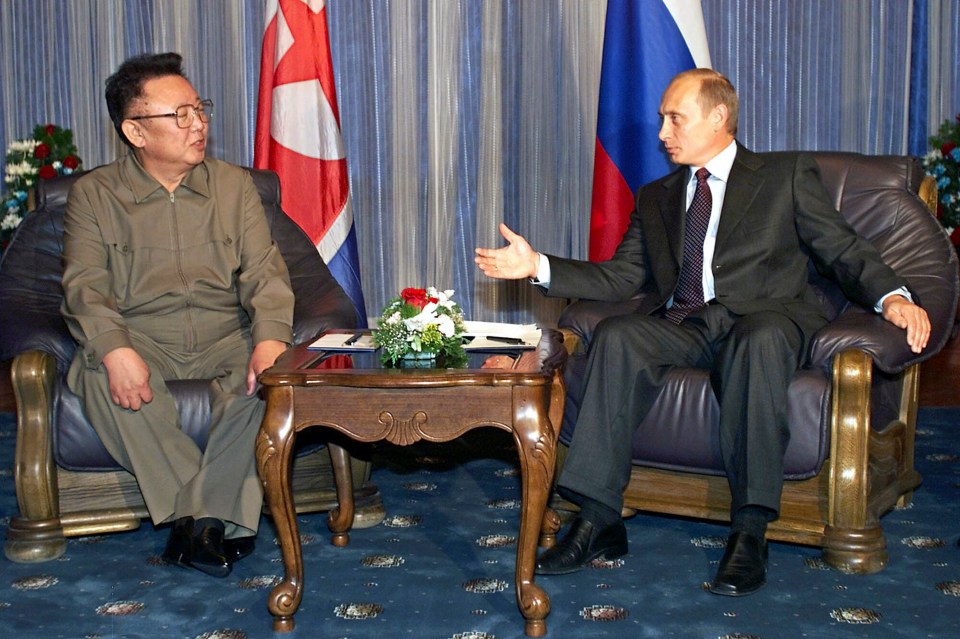  Putin met Kim Jong-un's late father, Kim Jong-il, in 2011