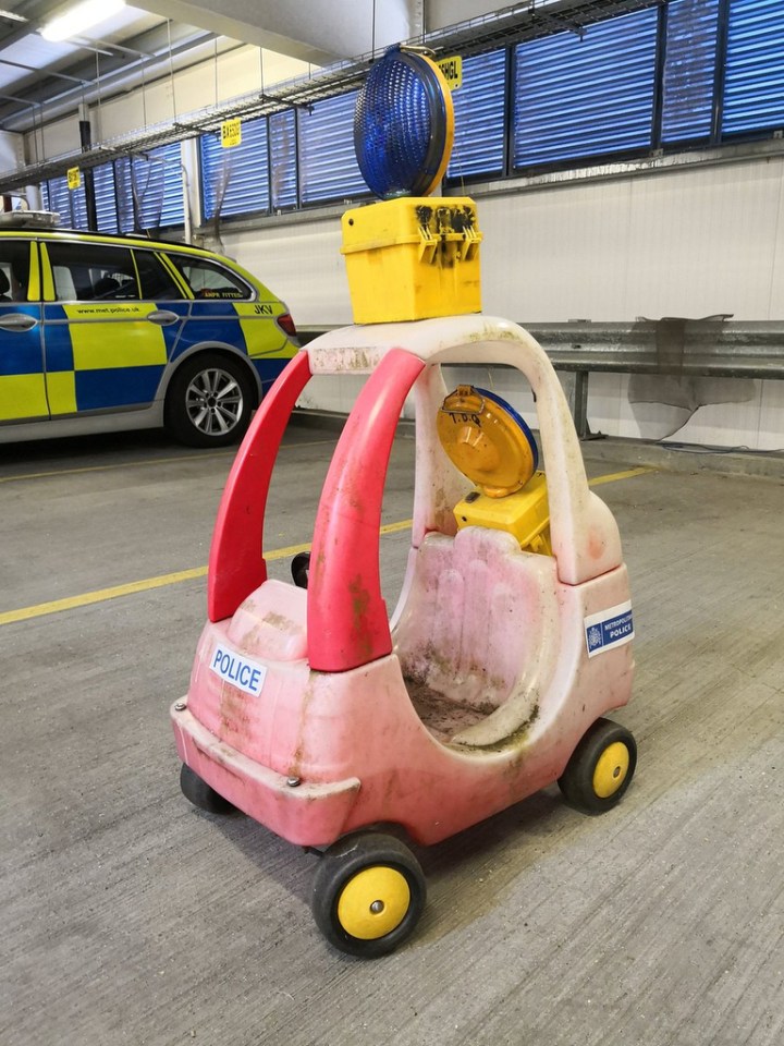 They later uploaded another picture of the kids' car which had been modified with a blue light on the roof