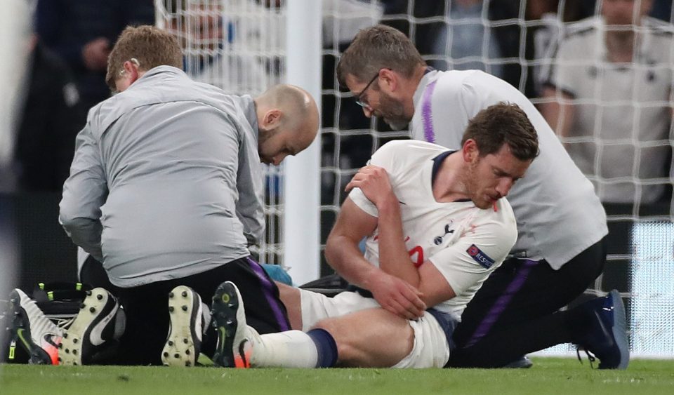  Jan Vertonghen was forced off with a nasty-looking injury