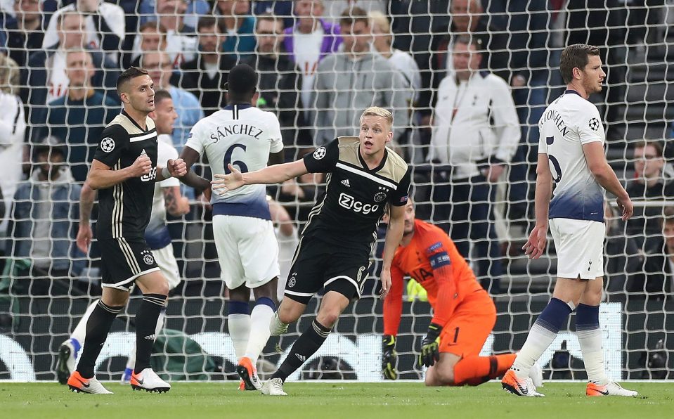  Donny van de Beek scored as Ajax beat Spurs 1-0