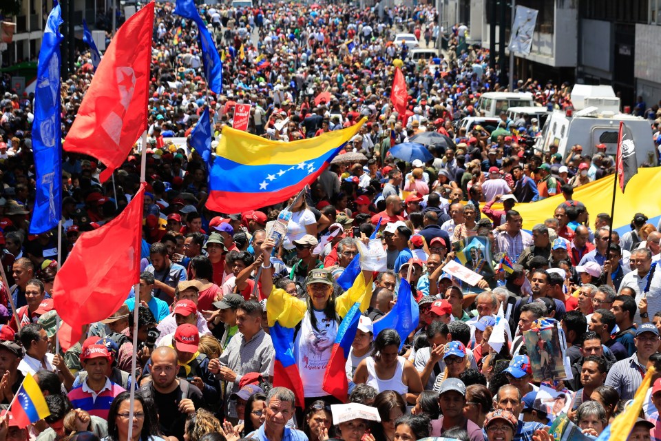  A counter demonstration of supporters of Maduro on Tuesday