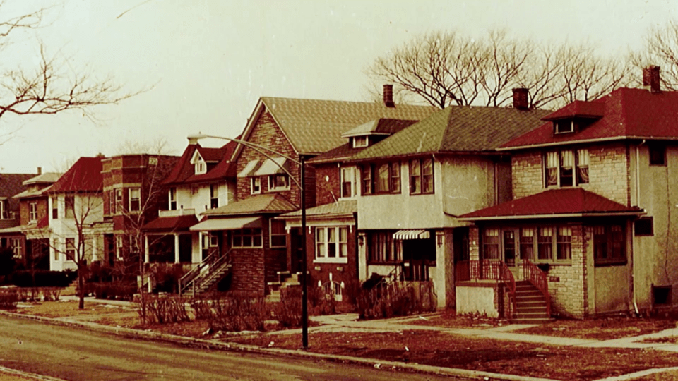  Franky grew up in Chicago where her stepfather was a feared man