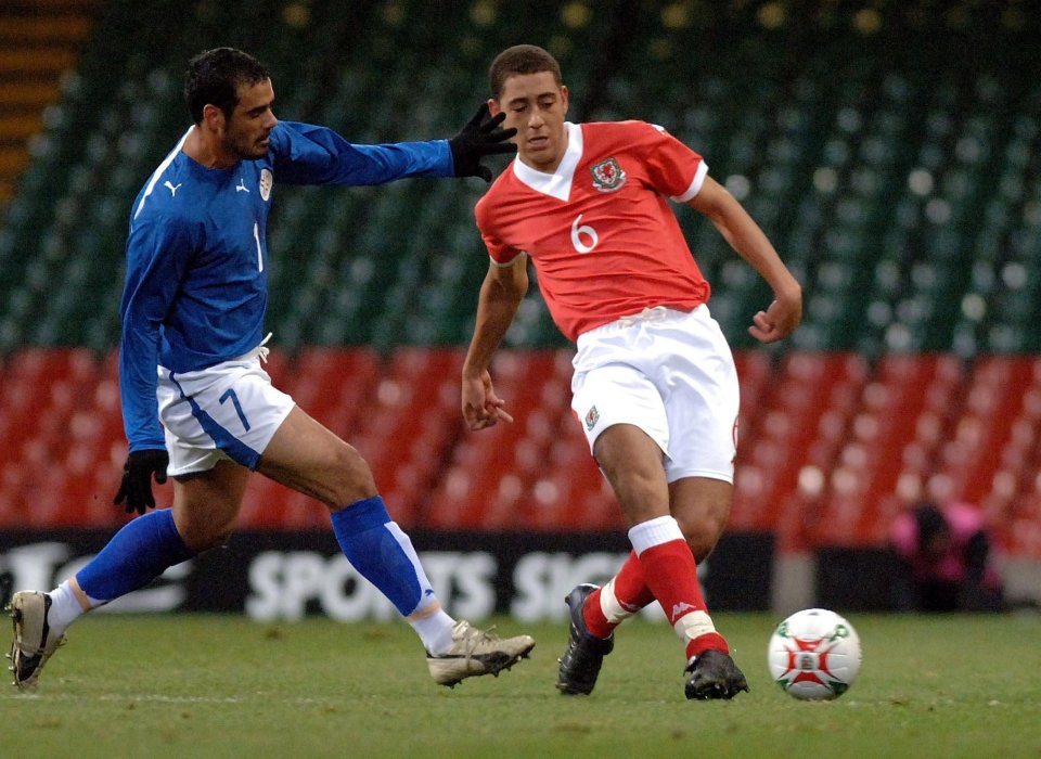  Lewin Nyatanga formally retired from football at the age of 29 after falling out of love with the game