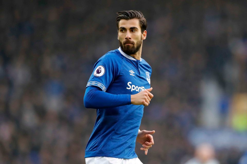  Arsenal need a midfielder after the depature of Aaron Ramsey and Andre Gomes could be a welcomed signing