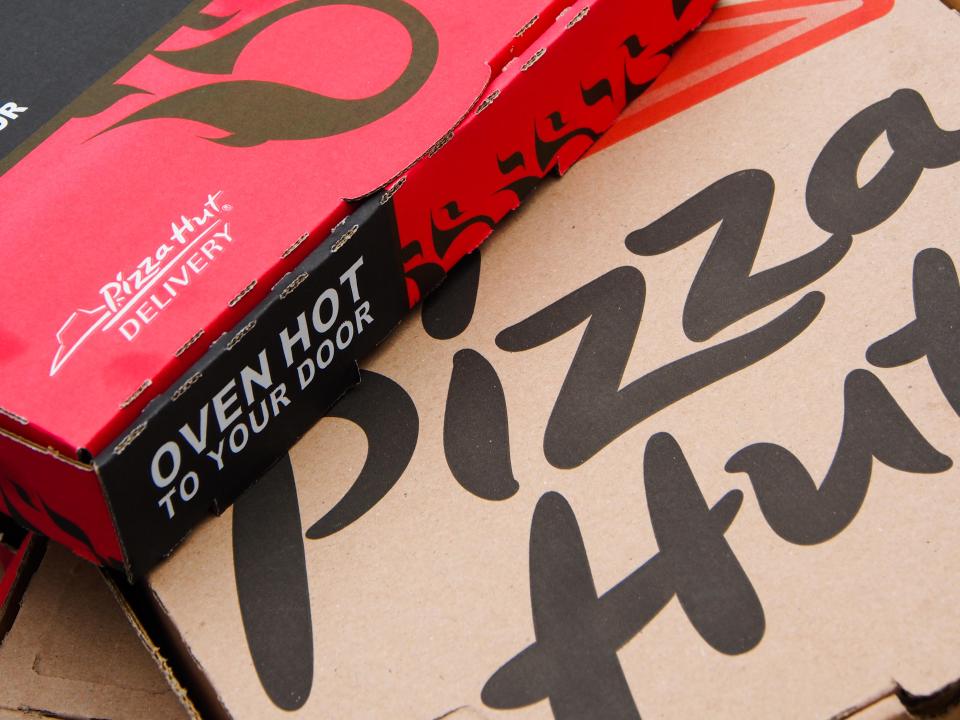  Pizza Hut fans can get £15 of food for free this weekend