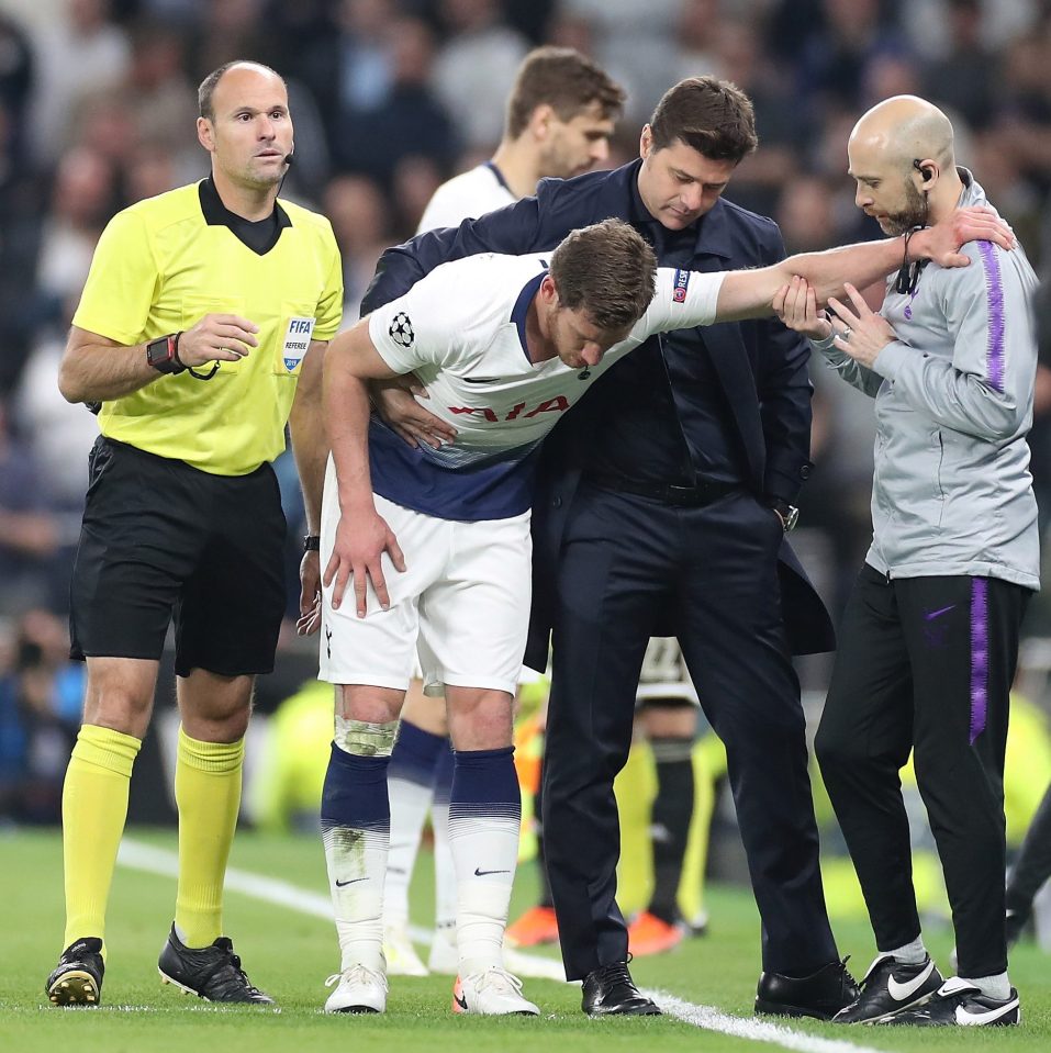  Jan Vertonghen was carried off in a worrying scene at Spurs on Tuesday night